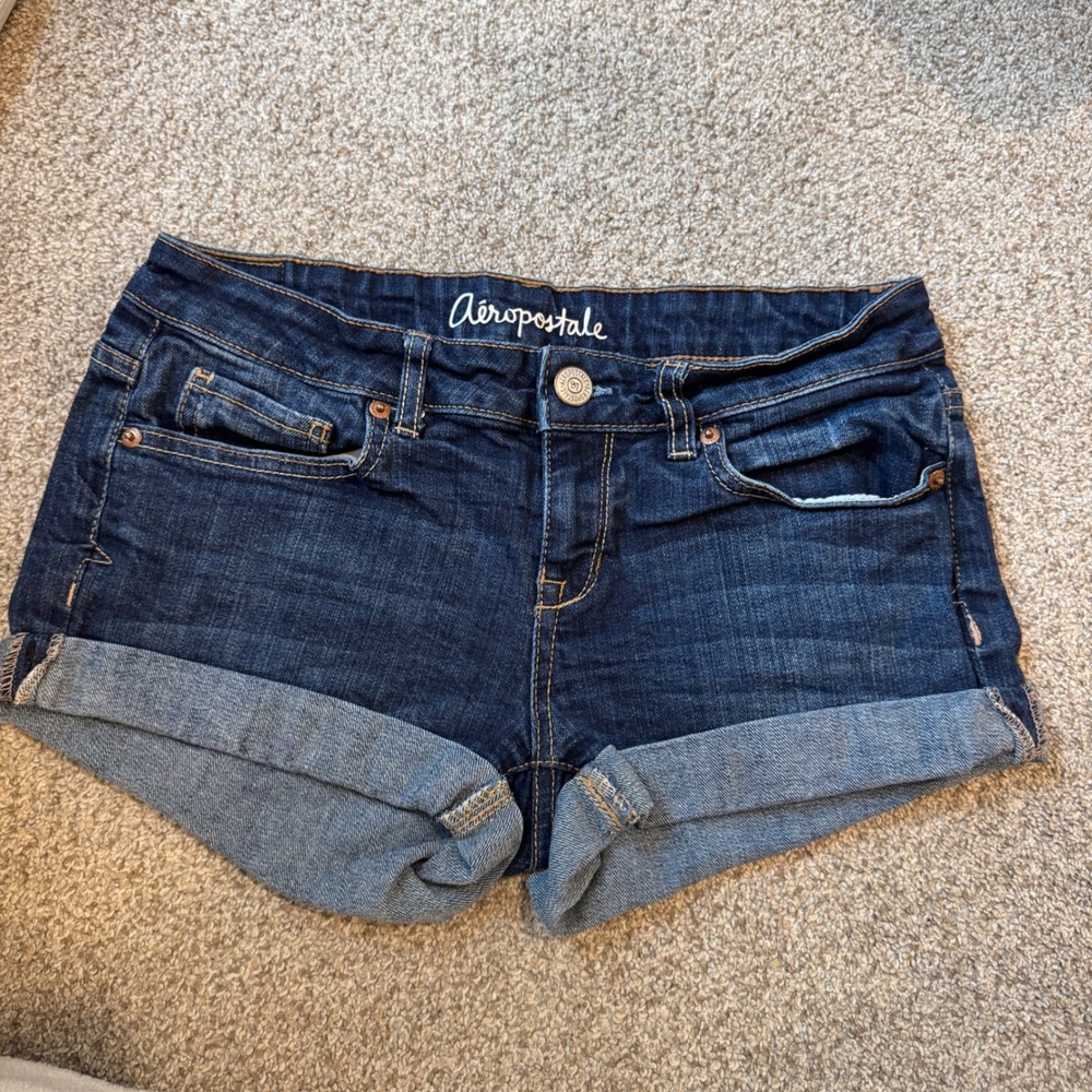Aeropostale Womens Dark Wash Cuffed Midi Denim Shorts Size 4 Low Rise Blue
